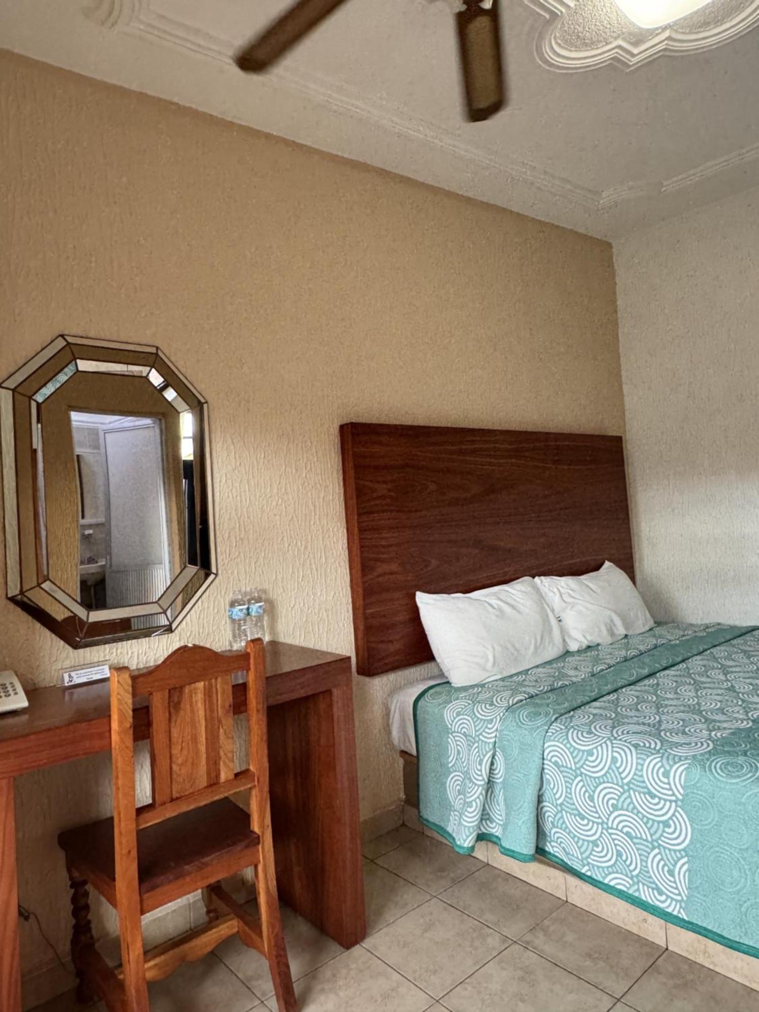 Hotel Las Fuentes Lagos de Moreno Zewnętrze zdjęcie